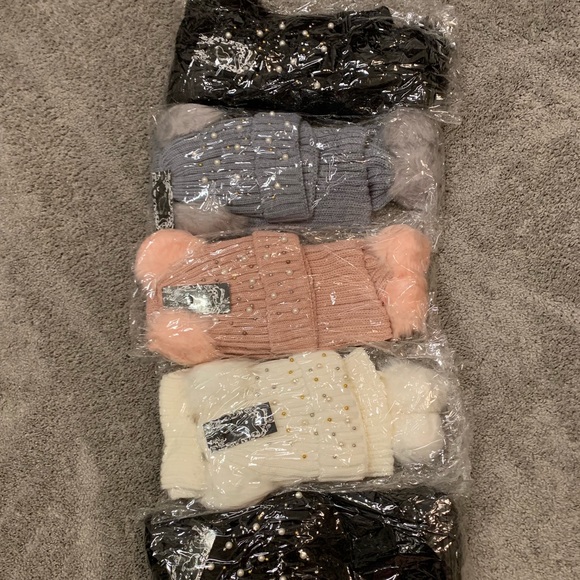 NWT White Fur lined Pom Pom Beanie w/ Scarf Set - Picture 5 of 5